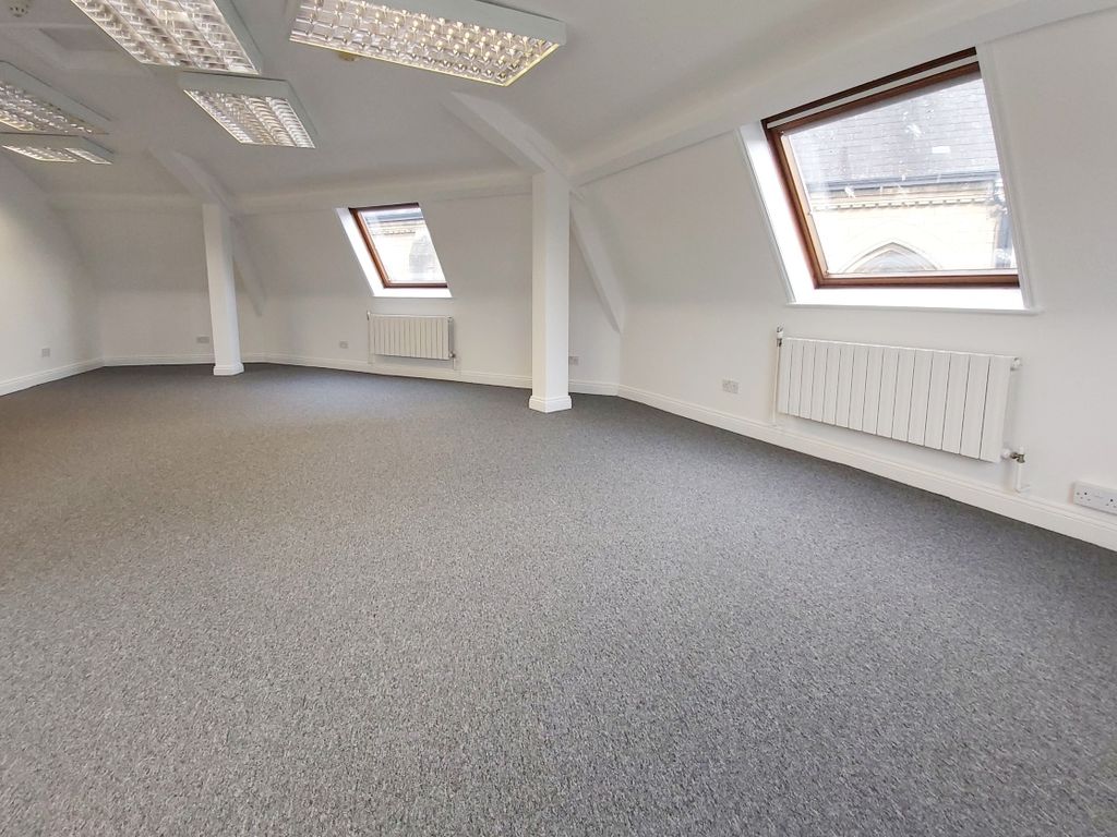 Office to let in Palace Yard Mews, Bath BA1, £25,000 pa