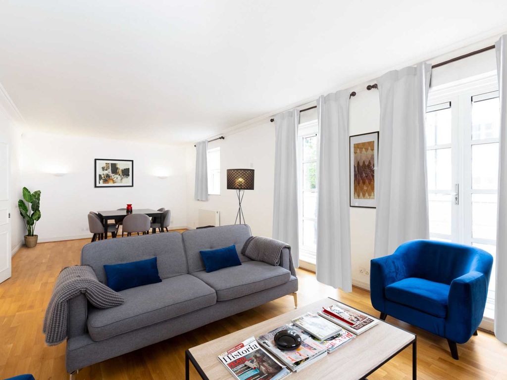 2 bed flat for sale in Juniper Court, Kensington Green W8, £1,750,000