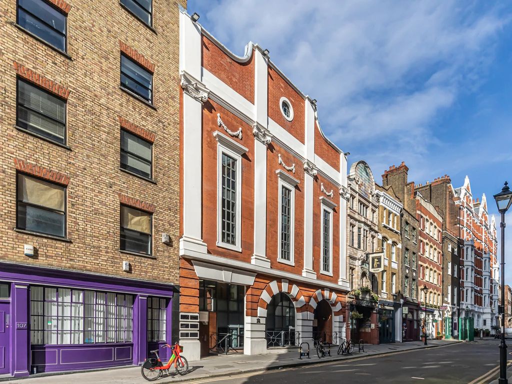 Office to let in 111 Charterhouse Street, London EC1M, £91,800 pa