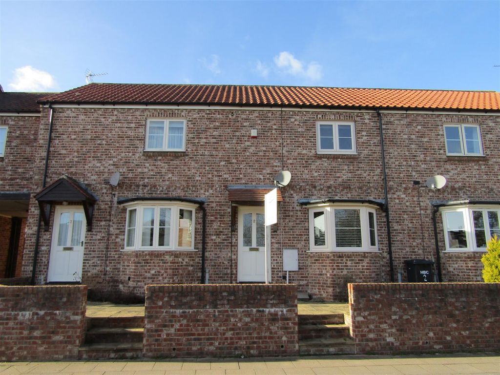 2 bed terraced house to rent in Back Lane, Boroughbridge, York YO51, £795 pcm