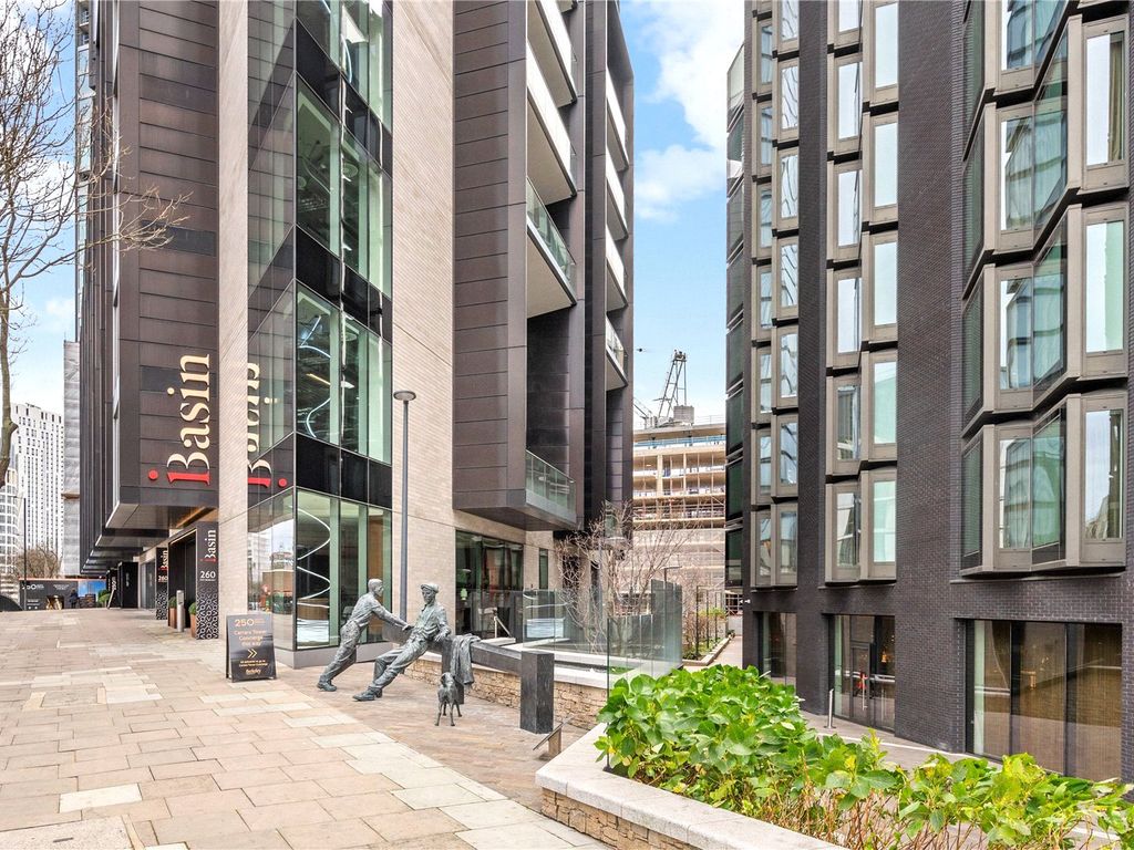 2 bed flat for sale in Carrara Tower, 1 Bollinder Place, City Road, London EC1V, £800,000