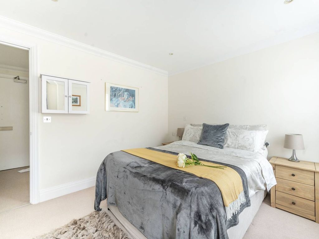 1 bed flat for sale in Westmoreland Terrace, Pimlico, London SW1V, £450,000