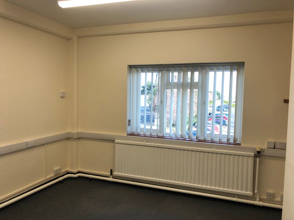 Office to let in 865 Ringwood Road, Bournemouth BH11, £4,301 pa