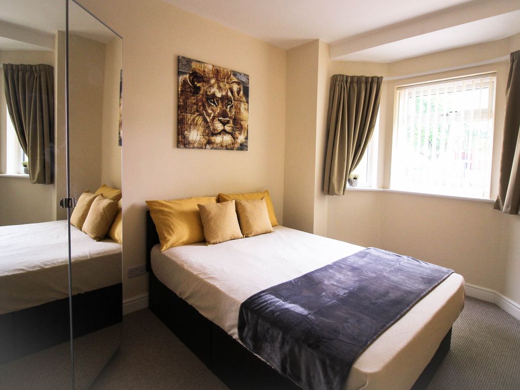 Room to rent in Austen Avenue, Doncaster DN4, £455 pcm
