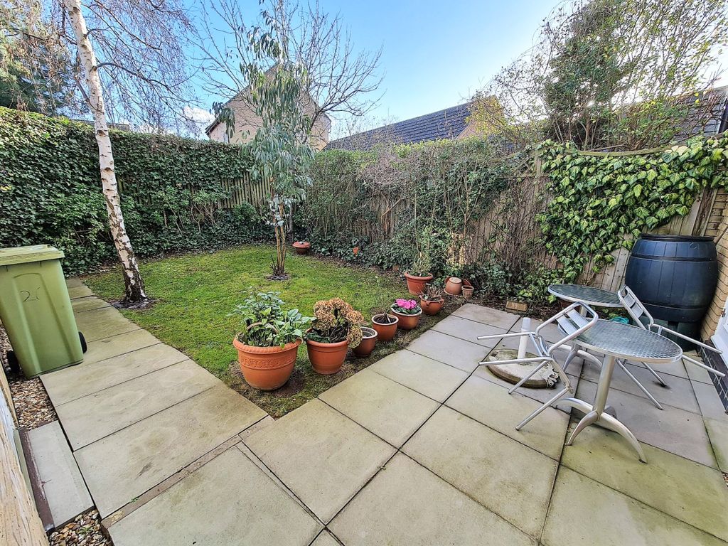 5 bed terraced house for sale in Milton Road, Broughton, Milton Keynes MK10, £465,000