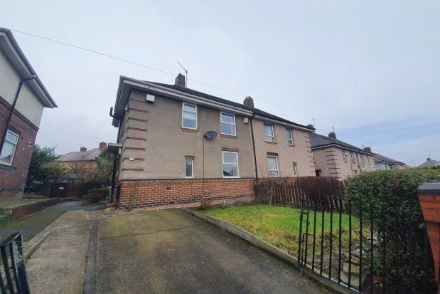 2 bed property to rent in Chaucer Road, Sheffield S5, £800 pcm