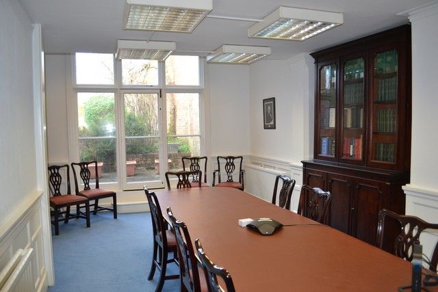 Office to let in High Street, Alton GU34, Non quoting