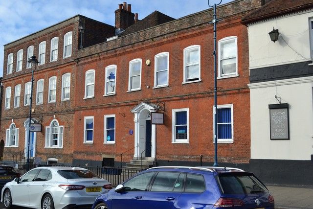 Office to let in High Street, Alton GU34, Non quoting