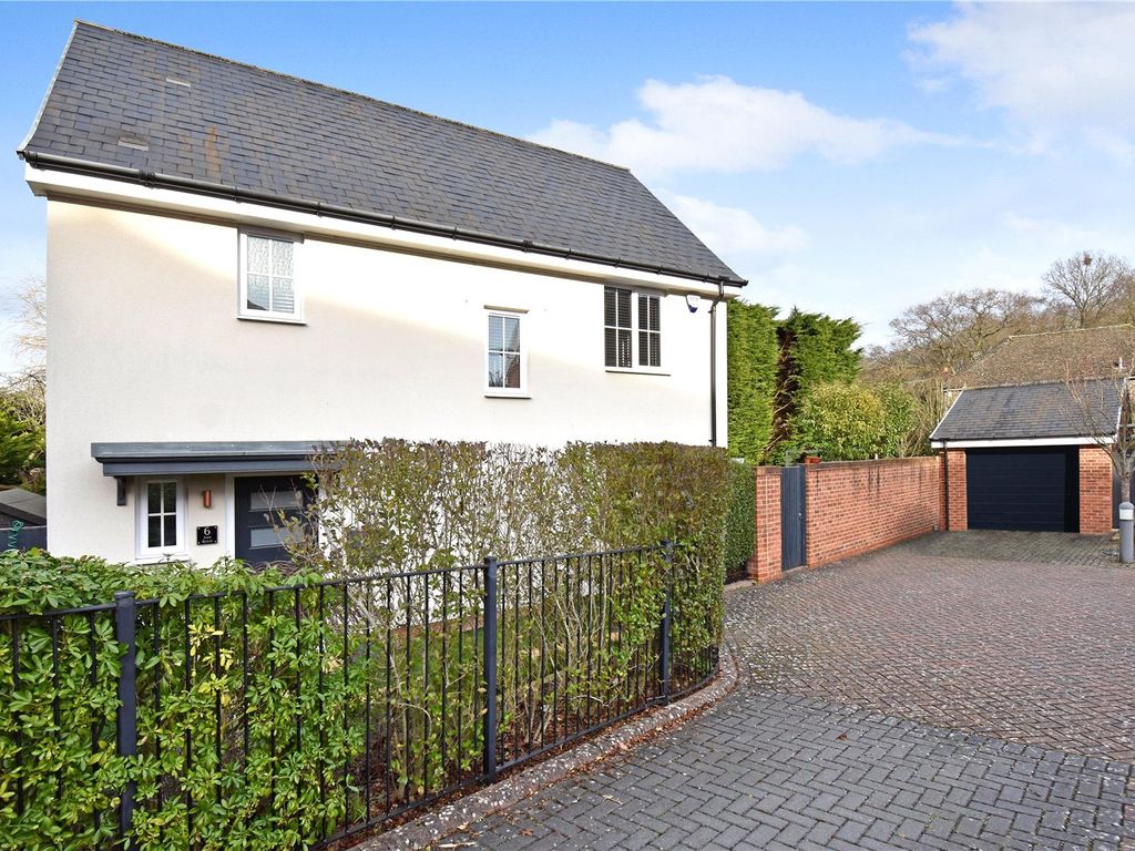 3 bed detached house for sale in Ash Road, Bishops Green, Newbury RG20, £400,000