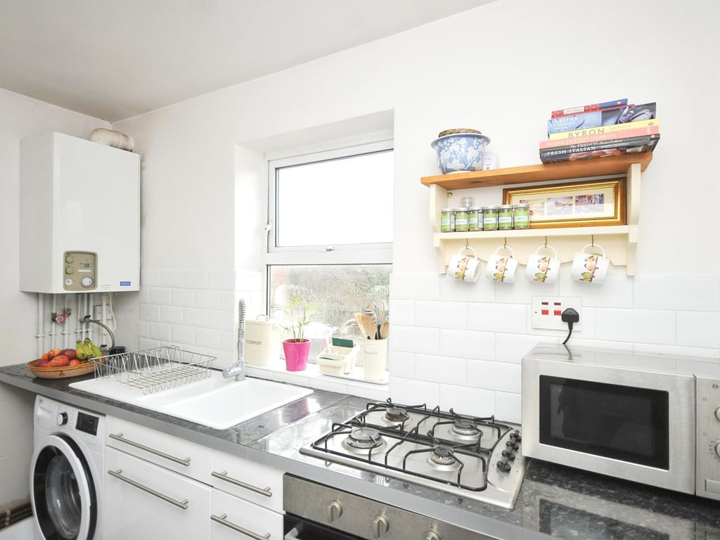 1 bed flat for sale in Croydon Road, London SE20, £225,000