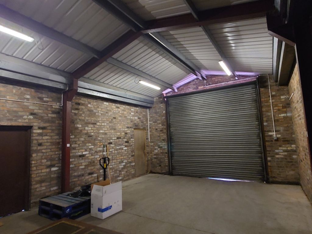 Light industrial to let in London Roadf, Adlington SK10, Non quoting