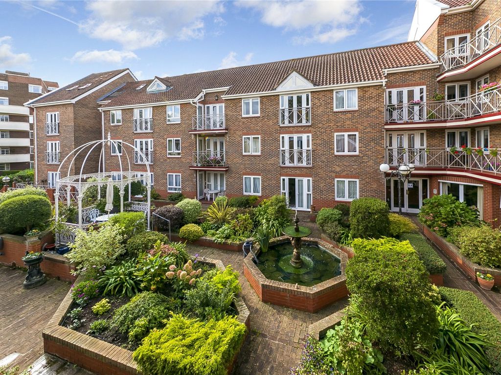 2 bed flat for sale in Sheen Road, Richmond TW9, £350,000