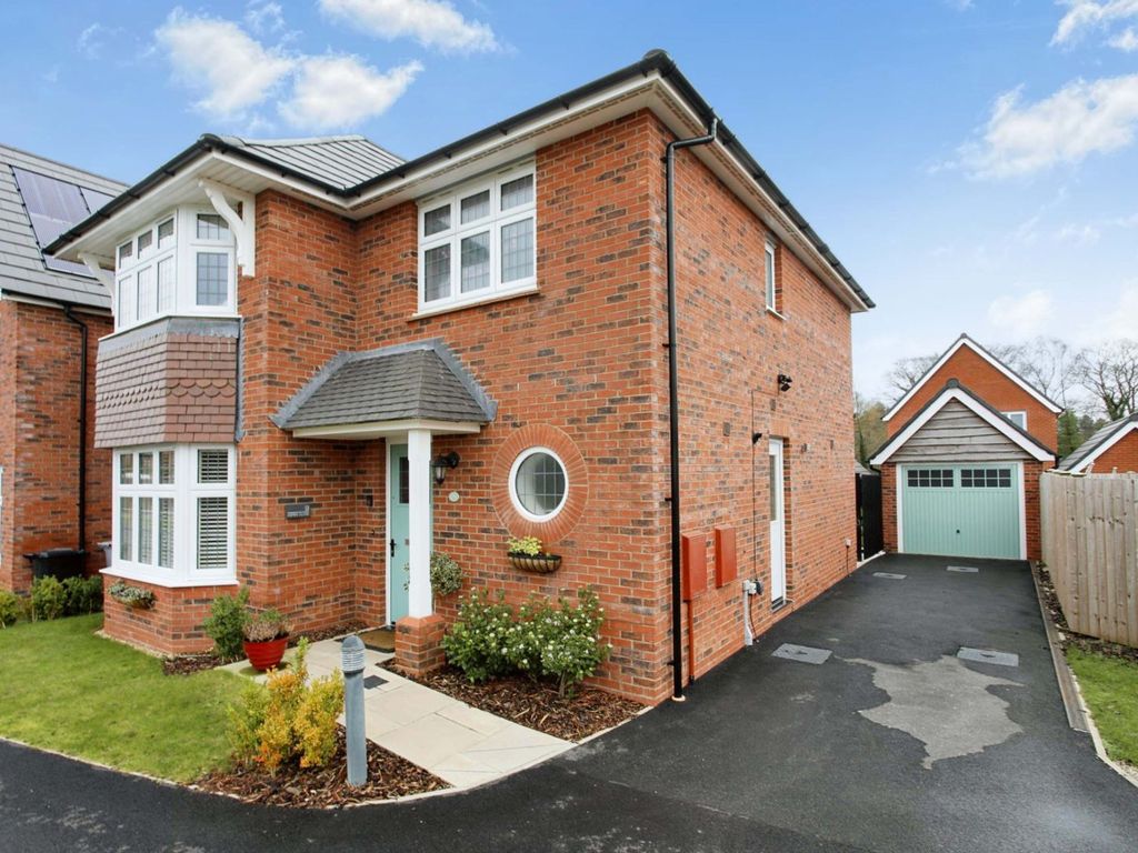 3 bed detached house for sale in Aspen Close, Congleton CW12, £415,000