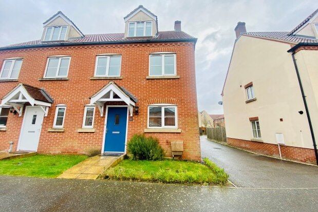 3 bed town house to rent in Peregrine Mews, Norwich NR4, £1,400 pcm