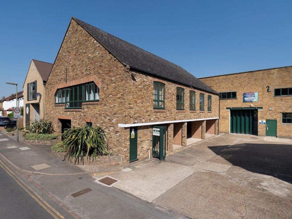 Light industrial to let in Summer Road, Thames Ditton KT7, £395,000 pa