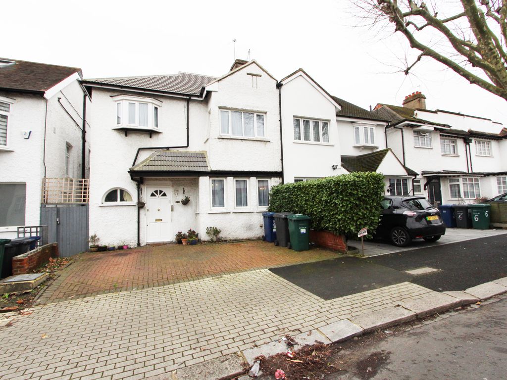 4 bed semi-detached house for sale in West Avenue, London NW4, £1,140,000