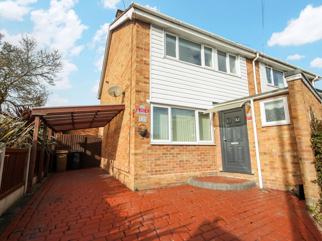 3 bed end terrace house to rent in Broomfield Road, Broomfield, Chelmsford CM1, £1,650 pcm