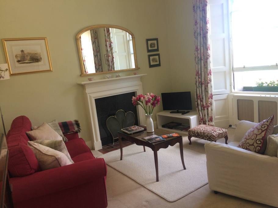 1 bed flat to rent in Castle Terrace, Edinburgh EH1, £2,000 pcm