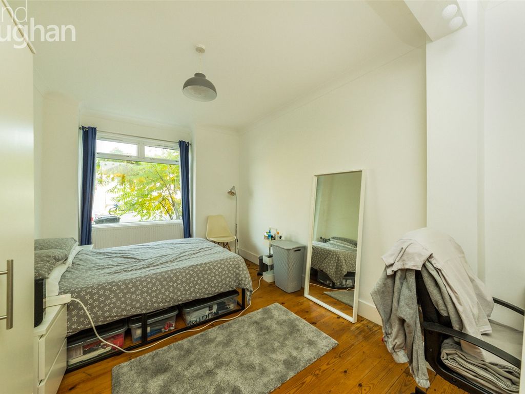 3 bed flat to rent in Milner Road, Brighton BN2, £2,250 pcm