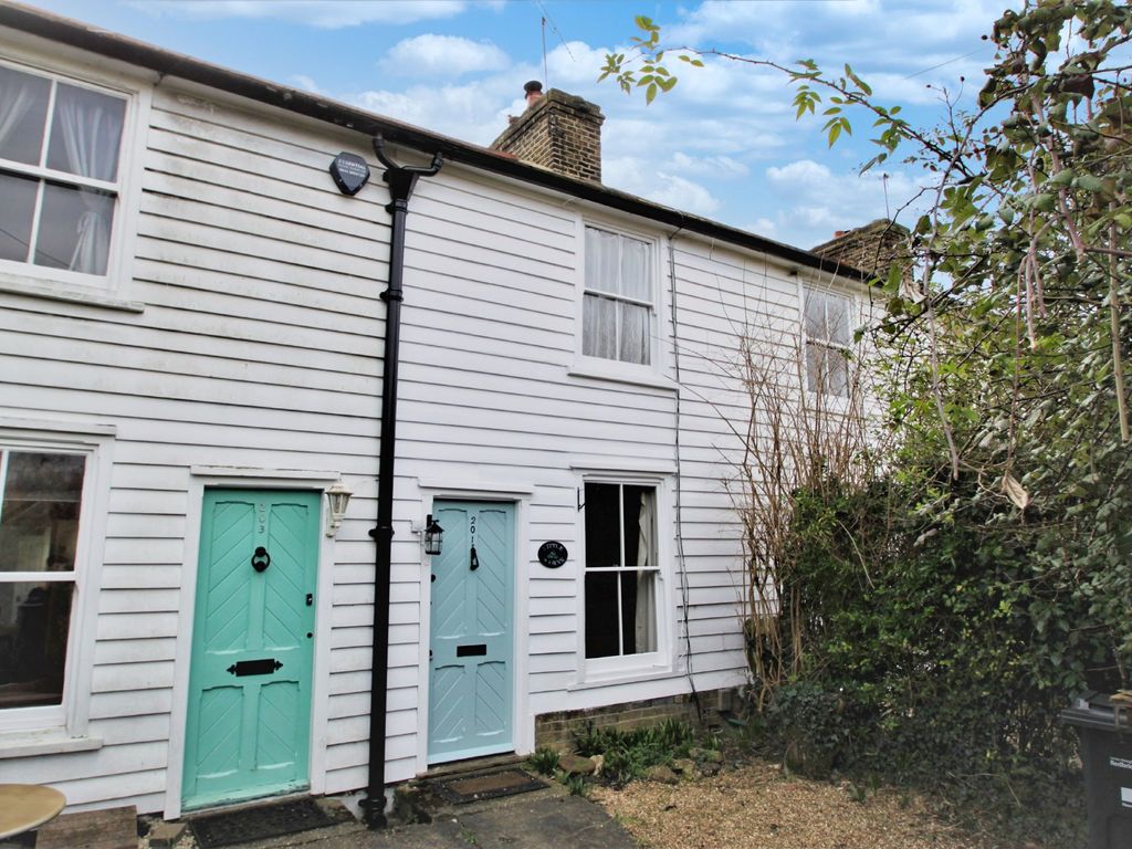 2 bed cottage for sale in Manor Road, Chigwell IG7, £375,000