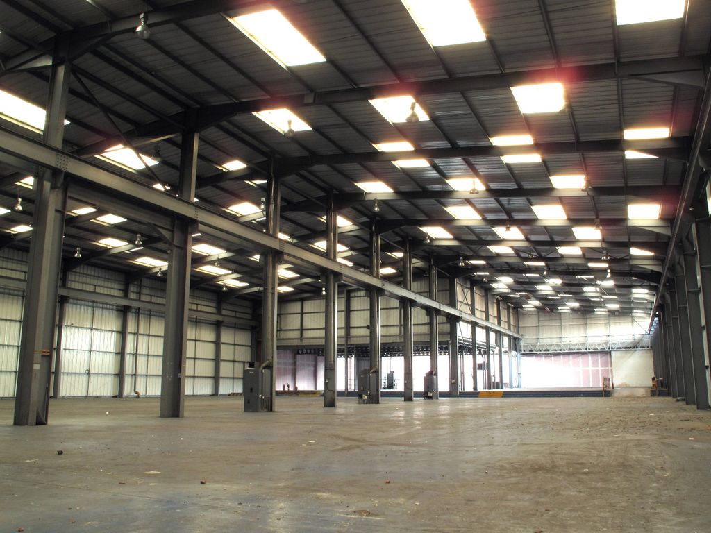 Warehouse to let in The Avenue, Birmingham B45, Non quoting