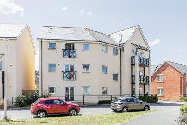 2 bed flat to rent in Wagtail Crescent, Bristol BS20, £1,250 pcm