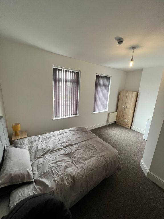 Room to rent in Warmsworth Road, Doncaster DN4, £433 pcm