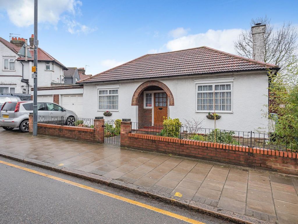 2 bed detached bungalow for sale in High Road, Harrow HA3, £580,000