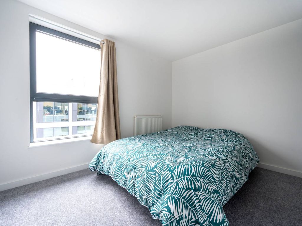 2 bed flat for sale in Alexandra Terrace, Guildford GU1, £425,000