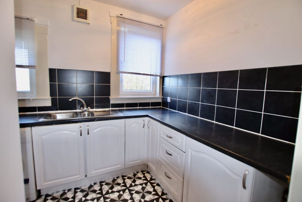 2 bed flat for sale in Mack Street, Airdrie ML6, £59,999