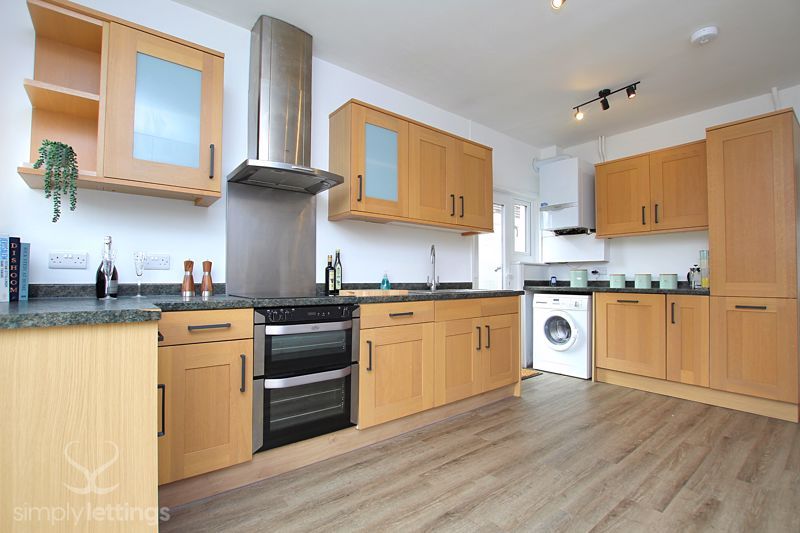 5 bed property to rent in Wish Road, Hove BN3, £3,750 pcm