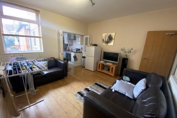 Room to rent in 66 Leman Street, Derby DE22, £449 pcm