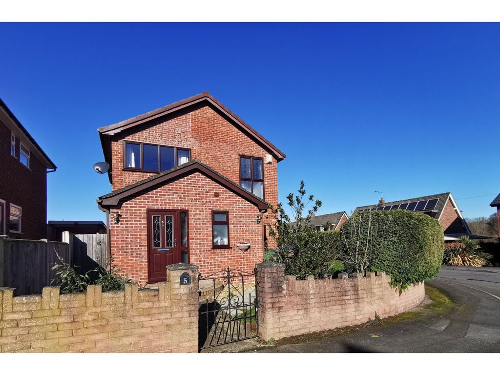 3 bed detached house for sale in Marcella Crescent, Wrexham LL13, £270,000