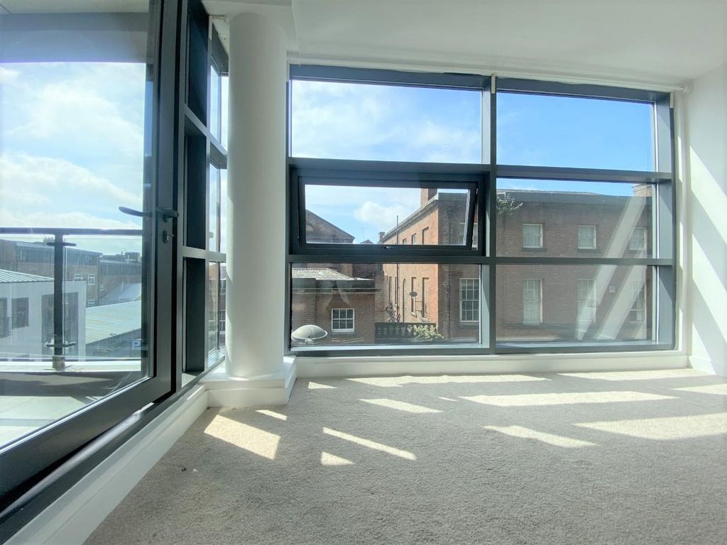 2 bed flat to rent in Colquitt Street, Liverpool L1, £1,000 pcm