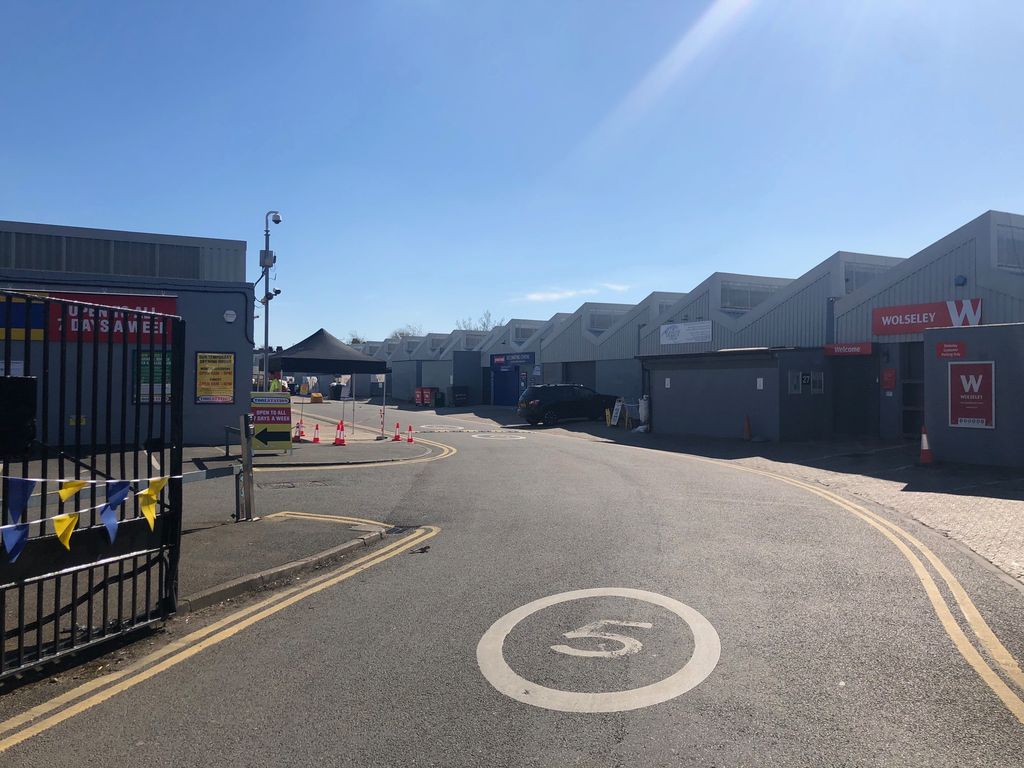 Industrial to let in Zennor Trade Park, Balham, London SW12, £60,306 pa