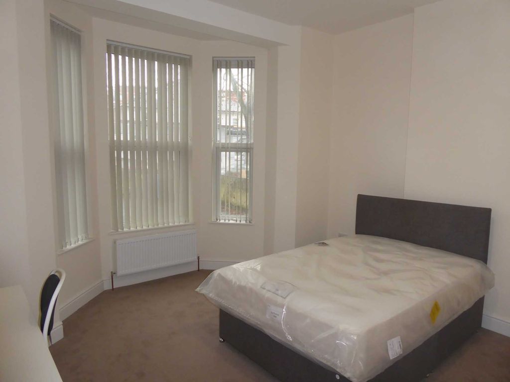 Room to rent in London Road, Reading RG1, £720 pcm