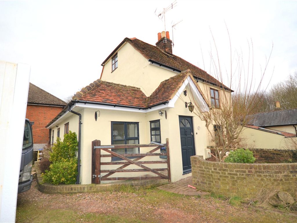 3 bed semi-detached house to rent in Rye Street, Bishop