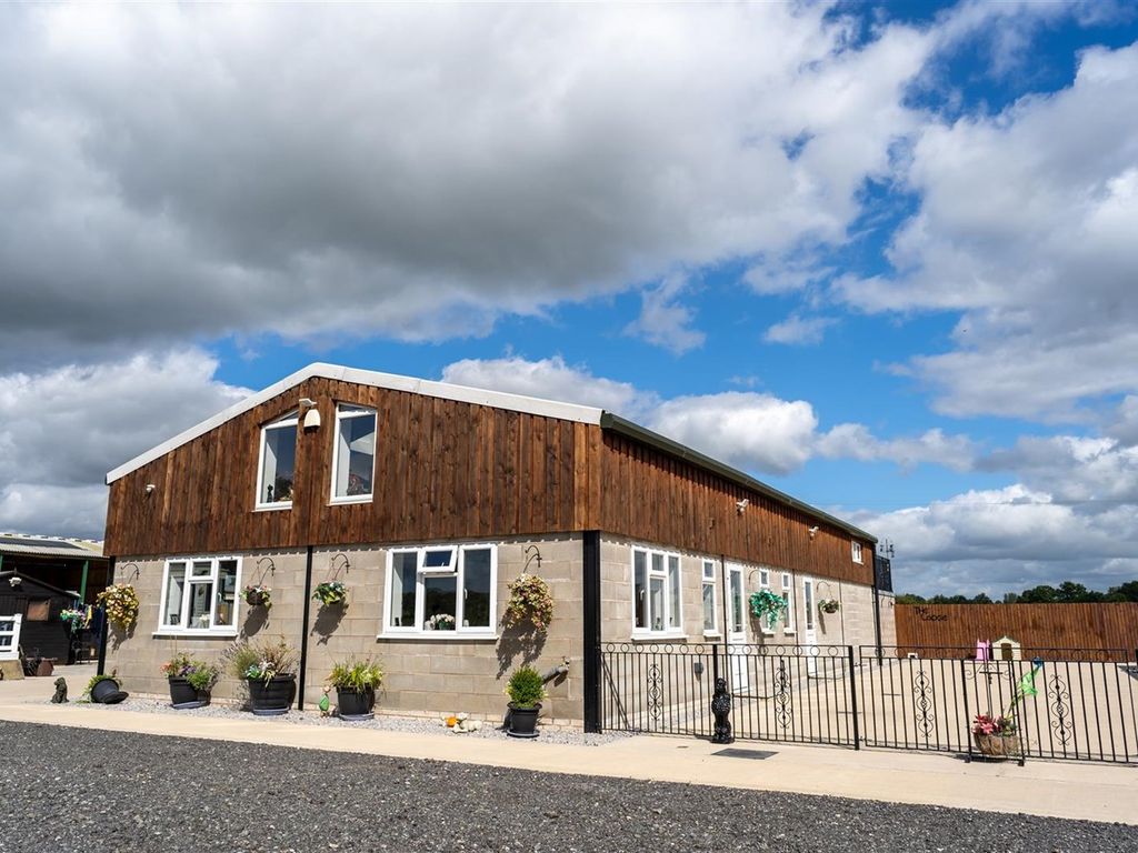 3 bed barn conversion for sale in Bent Lane, Crowton, Northwich CW8, £725,000
