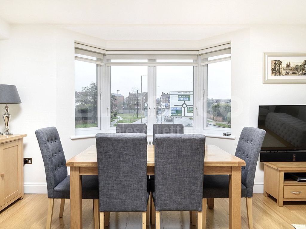 2 bed flat for sale in Sunstone Court, 51 Selvage Lane, Mill Hill, London NW7, £450,000