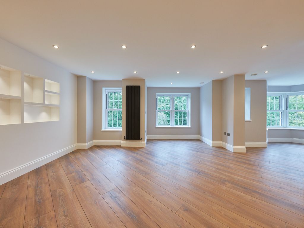 3 bed flat for sale in Ullswater Court, Mill Hill East, London NW4, £1,395,000