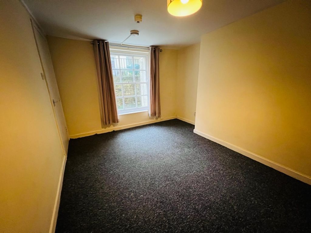 1 bed flat to rent in Basement Flat, Grosvenor Street GL52, £600 pcm