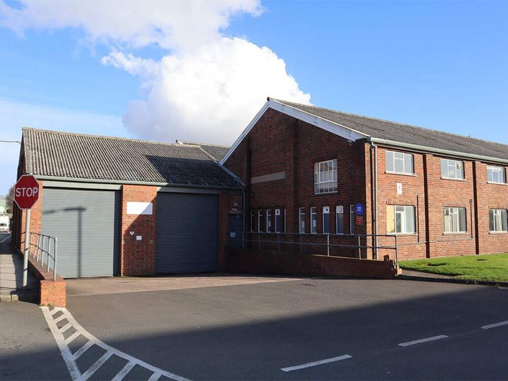 Light industrial to let in Building 22 Bay 10, Multipark Pensnett, Kingswinford DY6, Non quoting