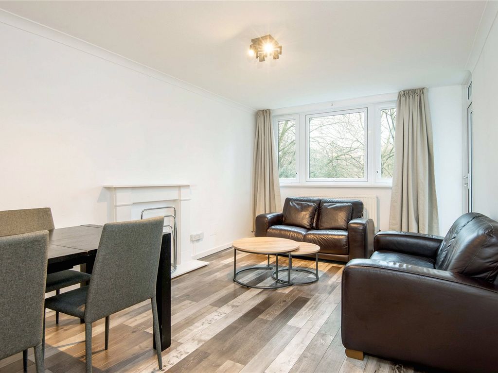 3 bed flat for sale in King Square, London EC1V, £550,000