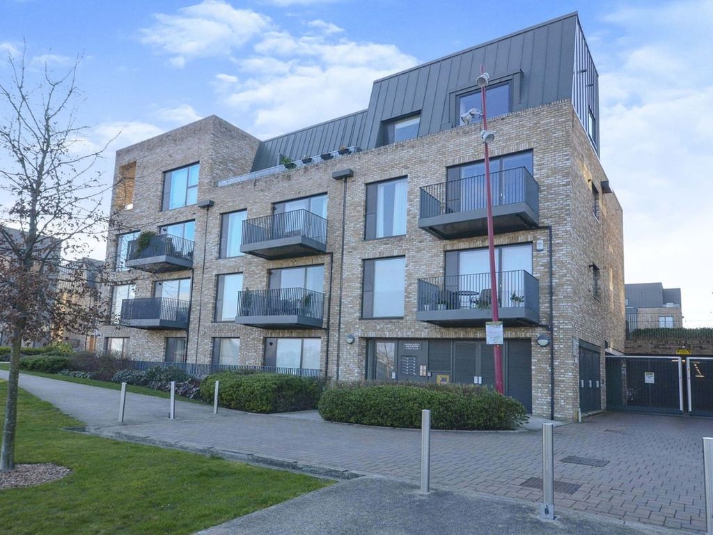 2 bed flat for sale in 4 Copt Place, Mill Hill, London NW7, £515,000
