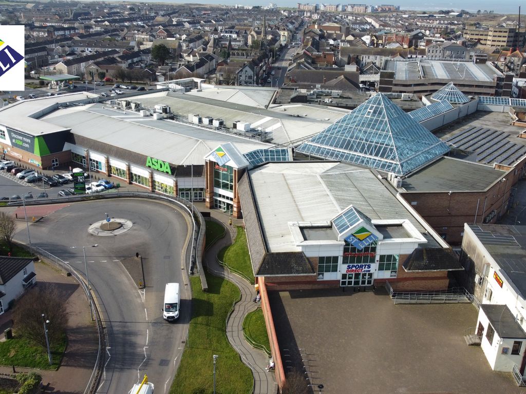 Retail premises to let in Unit 5, St. Elli Shopping Centre, Llanelli SA15, £35,000 pa