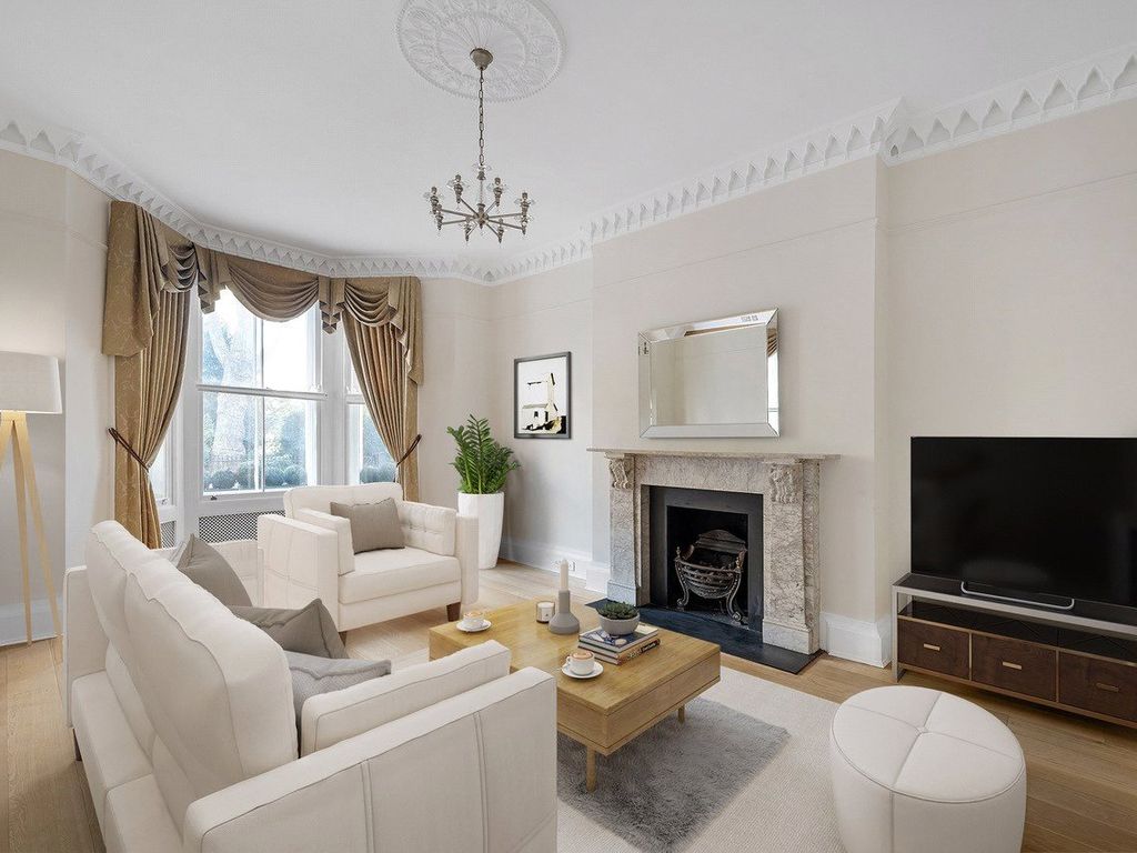 2 bed flat for sale in Stanhope Gardens, London SW7, £1,095,000