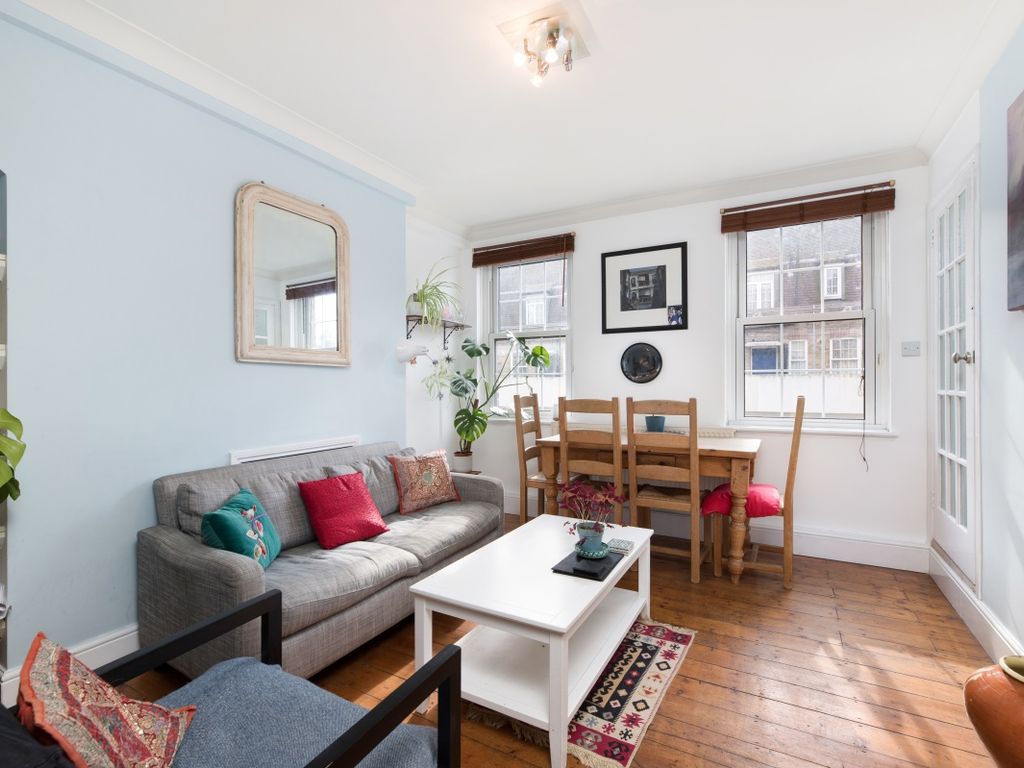2 bed flat to rent in Colet House, Doddington Grove, Kennington SE17, £2,250 pcm