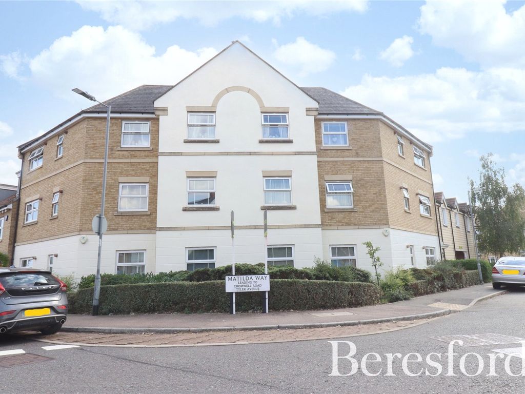 2 bed flat to rent in Matilda Way, Flitch Green CM6, £1,100 pcm