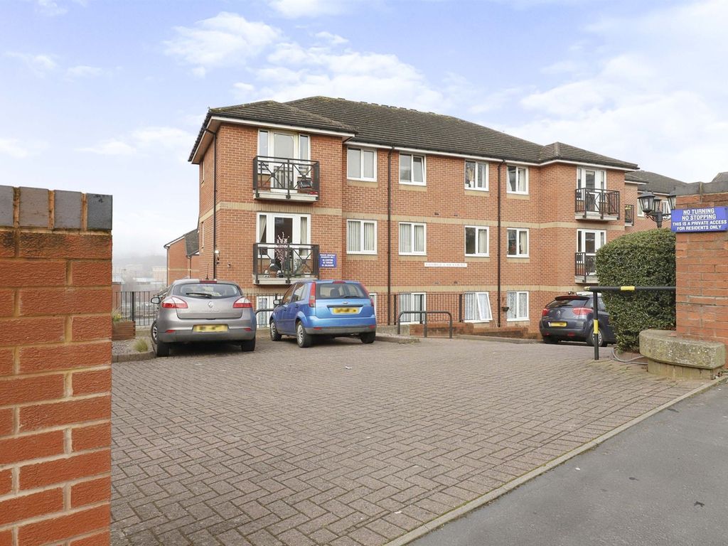 2 bed flat for sale in Anchorfields, Kidderminster DY10, £70,000