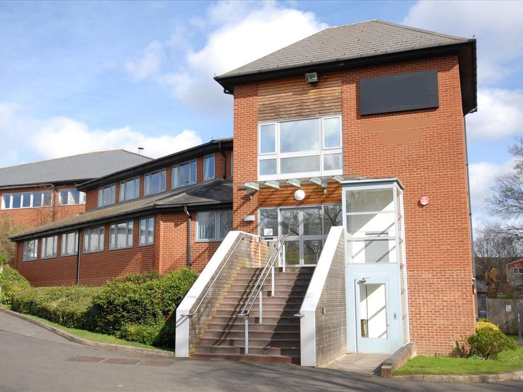 Serviced office to let in Wokingham, England, United Kingdom RG41, £1,188 pa